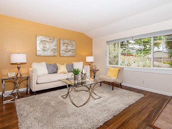 2nd image of 5748 Croydon Ave