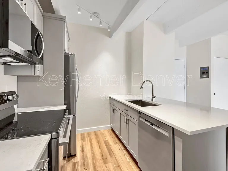 551 N Pearl St #303 — Photo 4