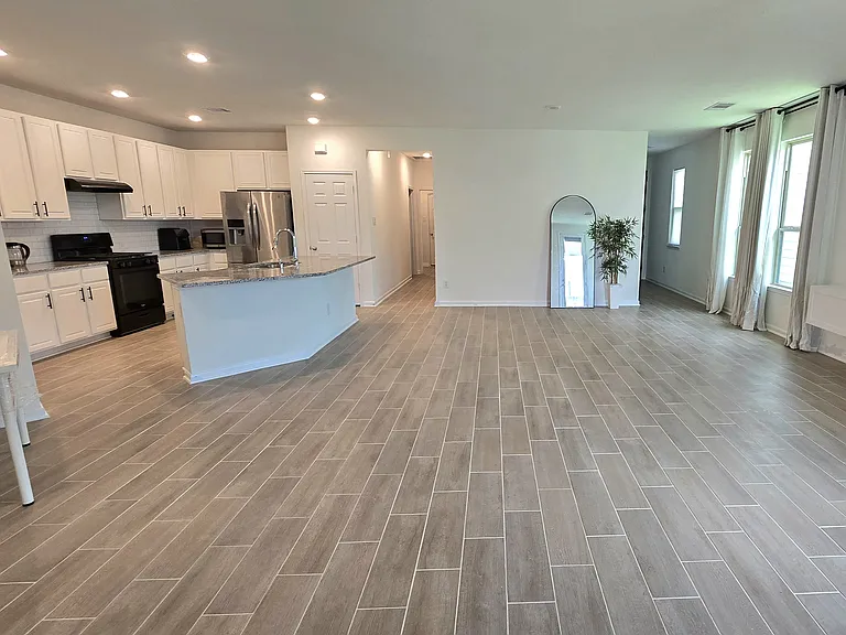 610 Willow Briar Dr — Photo 3