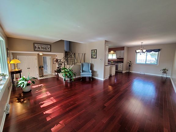 3rd image of 704 N Ashbury Ave