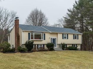 4 Bridle Path Rd, Andover, MA 01810