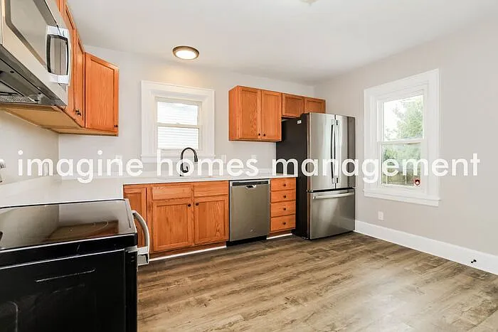 2 bed, 1.0 bath, 1032 sqft, $1,795 — Photo 4