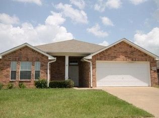 1115 E Park Dr, Lindale, TX 75771
