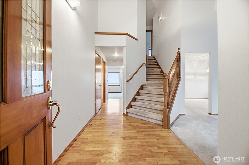 4th image of 1924 5th Street SE