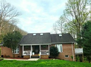 470 Old River Rd, Louisa, KY 41230