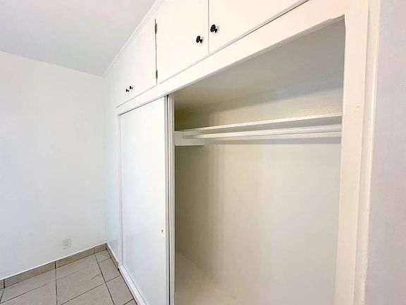 5th image of 3426 Vinton Ave APT 16