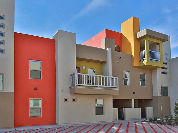 3rd image of 410 Thorn Ave APT 9