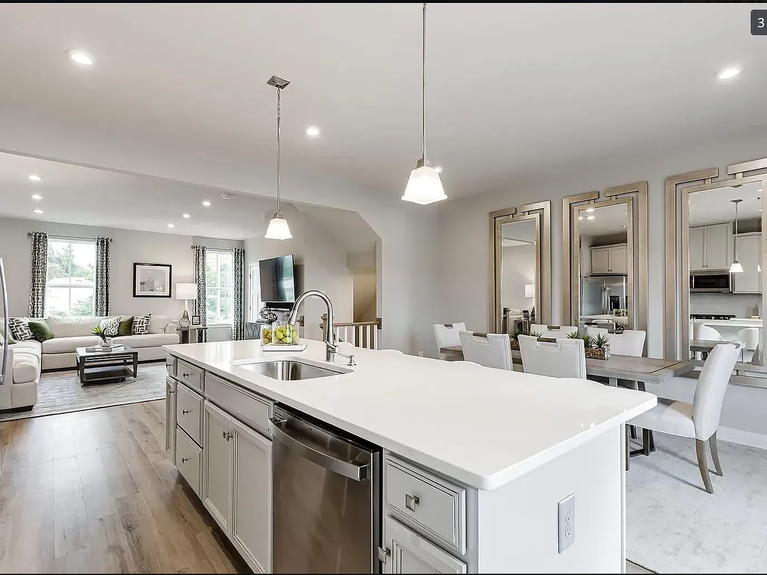 3 bed, 1731 sqft, $2,600 — Photo 2