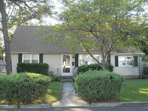 1st image of 336 W 11th St