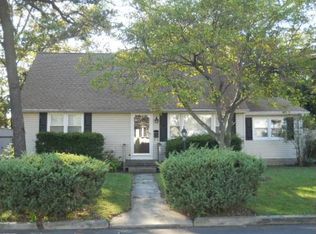 336 W 11th St, Deer Park, NY 11729