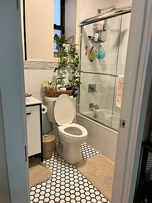 Rented by Zjama Realty Corp | media 10
