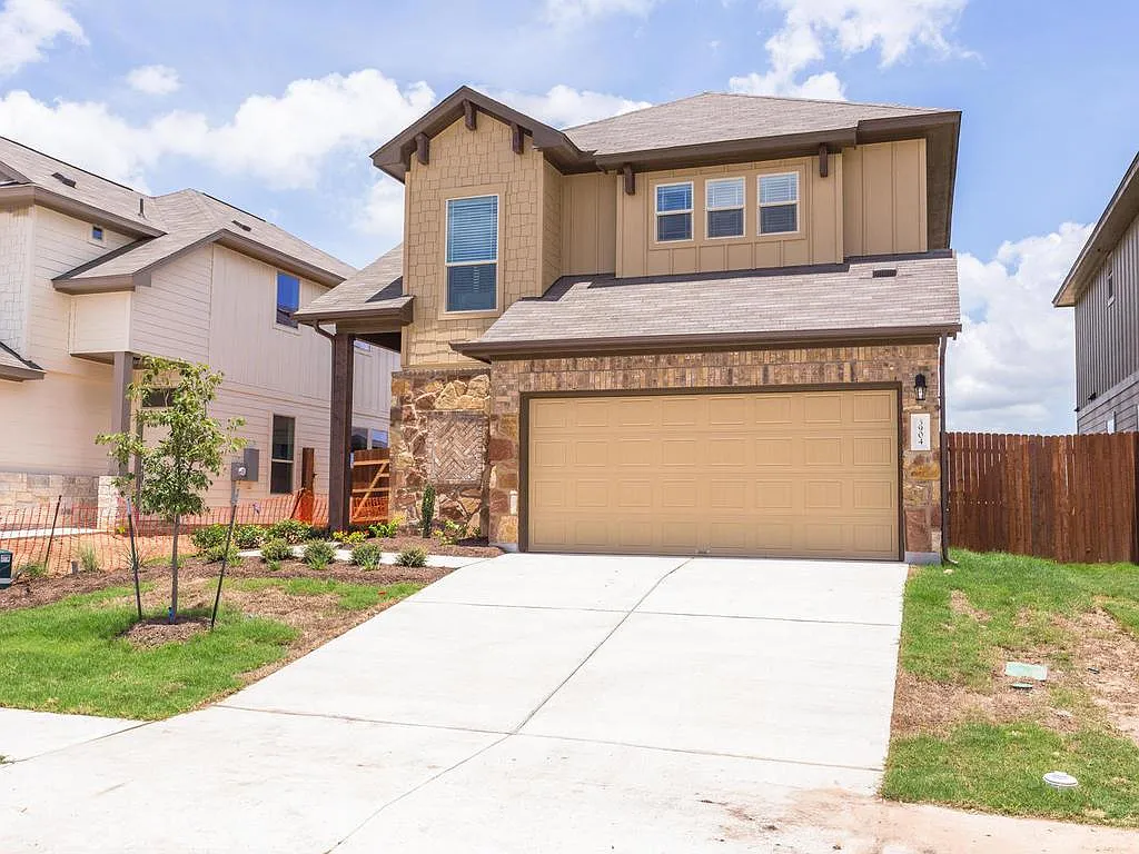 4 bed, 3.5 bath, 2300 sqft, $2,400 — Photo 2