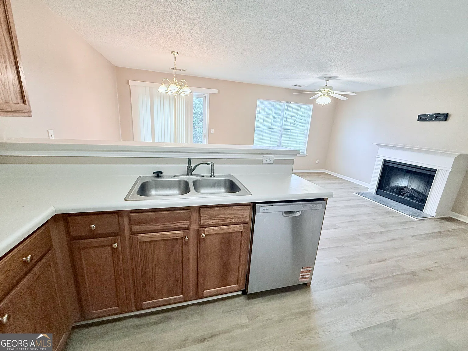 2 bed, 2.5 bath, 1137 sqft, $1,450 — Photo 4