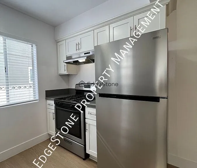4021 W 137th St #C — Photo 4