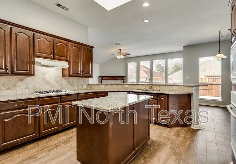 4911 Lakeland Dr — Photo 13