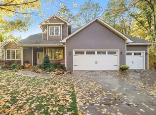 919 Doolittle Ct, Kalamazoo, MI 49009