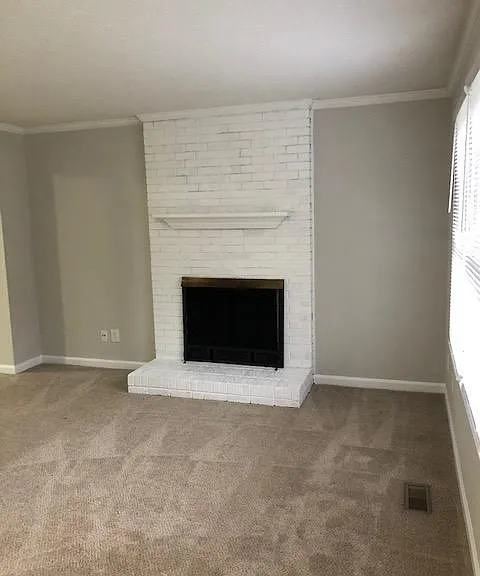 4405 Graceland Ct — Photo 2