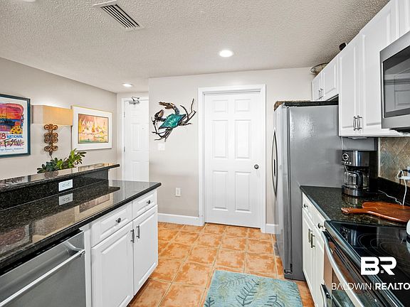 2nd image of 527 Beach Club Trl APT D1507