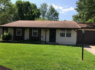 202 Perrottet Dr, Mascoutah, IL
