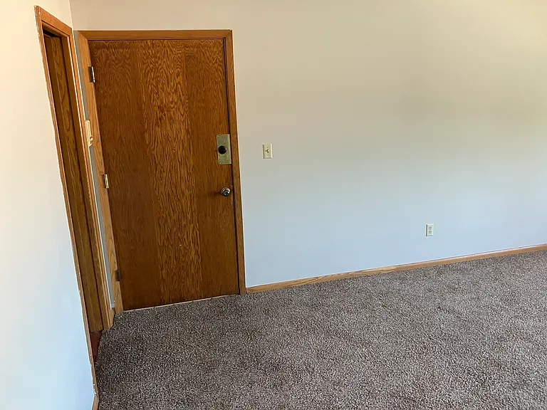 420 73rd St E #5 — Photo 9