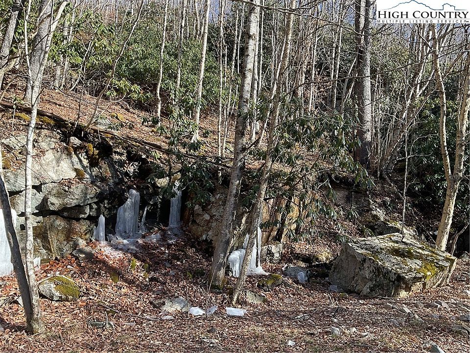 2nd image of 117 Smoketree Road