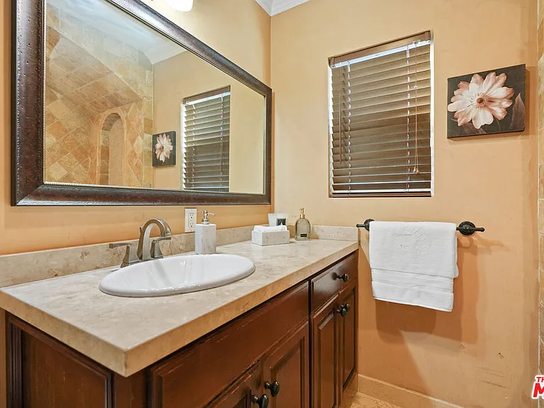 5539 Buffalo Ave — Photo 21