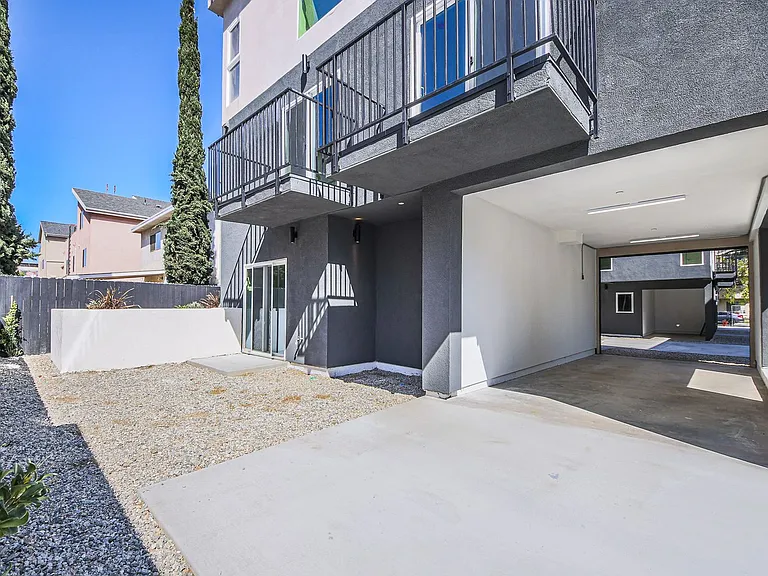 5263 Cartwright Ave — Photo 24