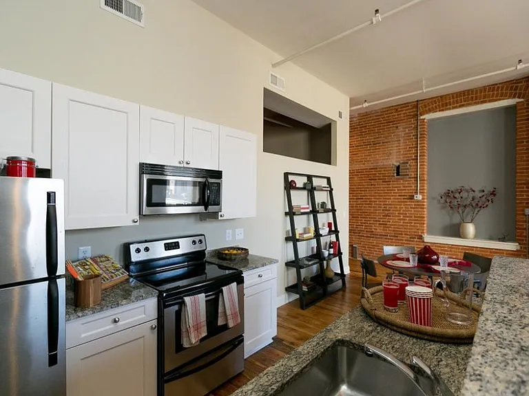 THE GREENEHOUSE — Photo 2