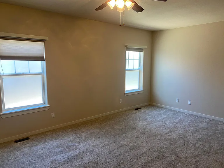 597 N Harrison St — Photo 8