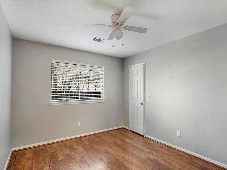 98 S Village Knoll Cir — Photo 18