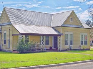 730 Bois Darc St, Lockhart, TX 78644