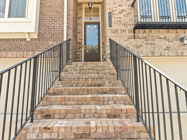 2160 Prestwick Ct NE — Photo 3