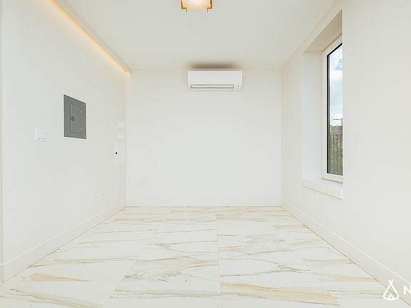 4th image of 130 Graham Ave #1C