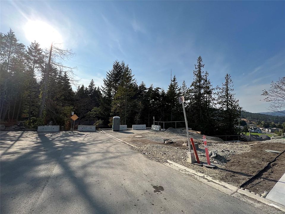 2nd image of 1002 Peace Keeping Cres