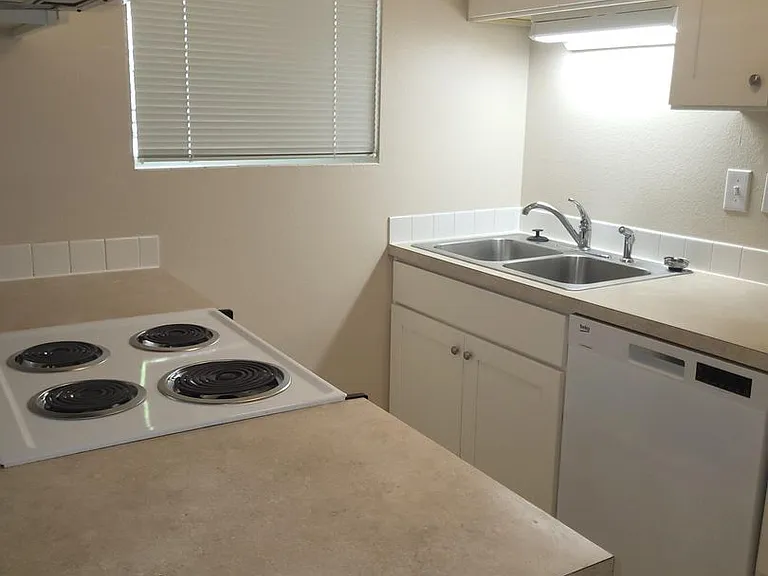 8309 Cirque Dr W #6 — Photo 2