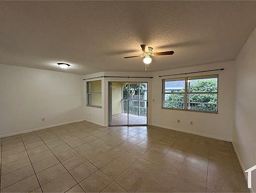 4th image of 2506 SE 19th Pl #2506