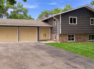 12316 Villaburne Dr, Burnsville, MN 55337
