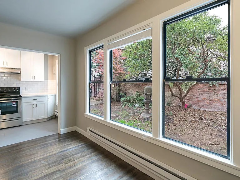 421 Summit Ave E #204 — Photo 10