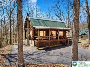 114 Bourne Ct, Bushkill, PA 18324