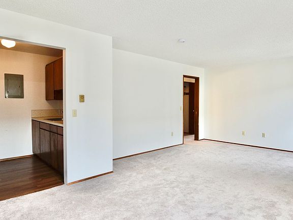 3rd image of 10525 Midvale Ave N APT 302