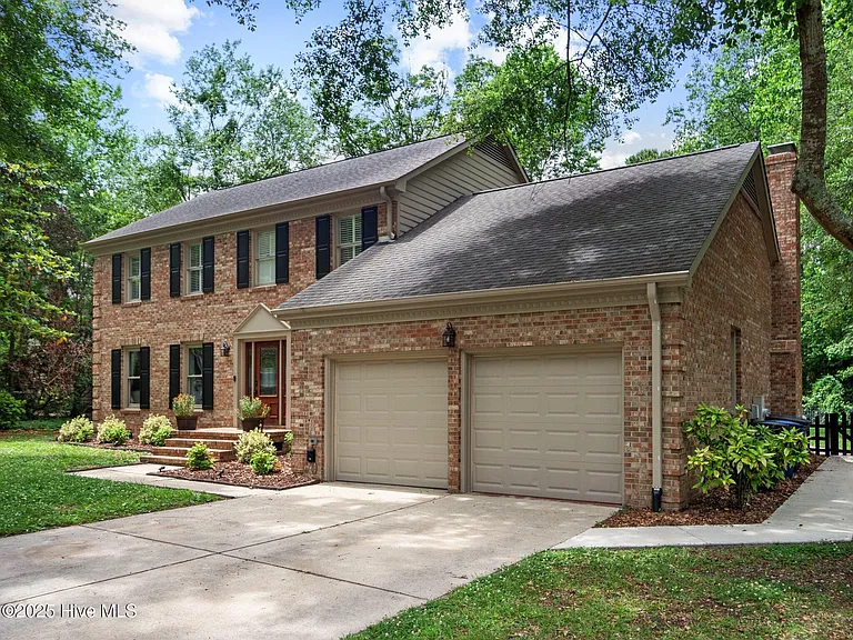 939 Eton Dr — Photo 3
