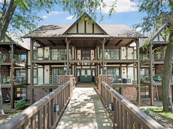 1430 Heritage Lndg APT 101, Saint Charles, MO 63303