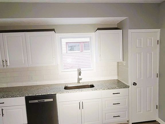 3rd image of 365 E 123rd St