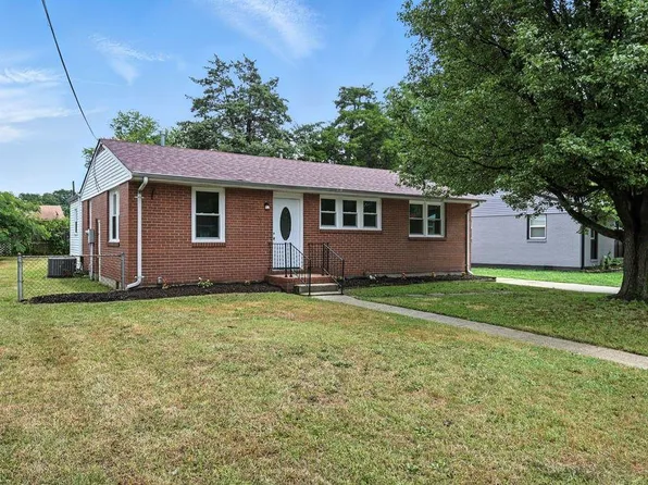 1207 Drayton Rd, Chesapeake, VA 23324