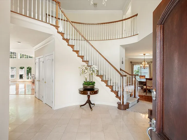 10243 Brittenford Dr — Photo 8