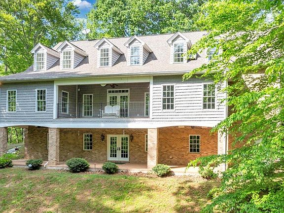 2nd image of 640 Flanders Rd