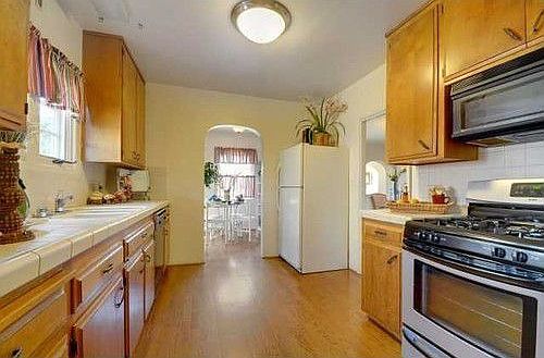 3rd image of 5050 Canterbury Dr