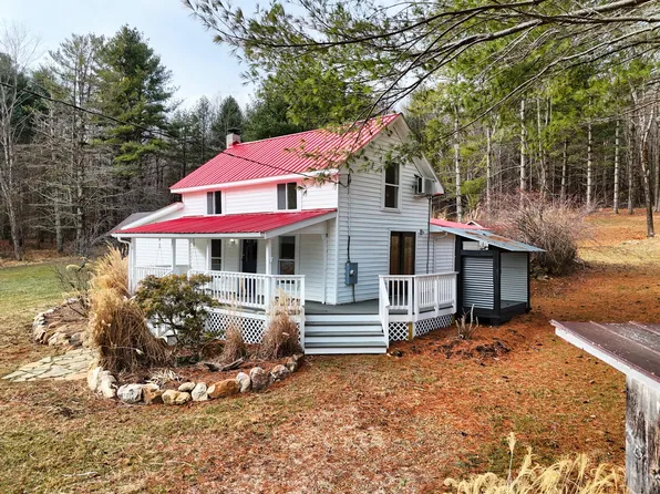 466 Dogwood Ln SW, Willis, VA 24380