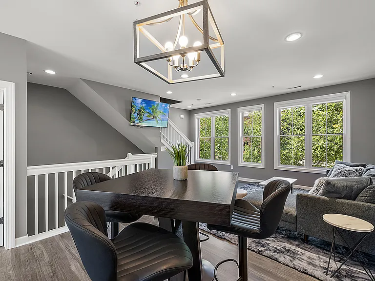 527 Lewis St — Photo 12