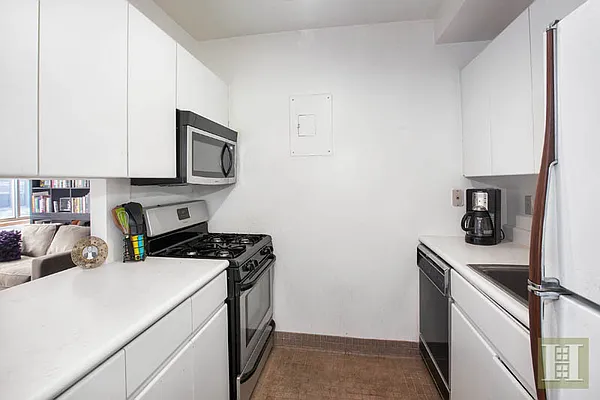 Sold by Halstead Real Estate | media 10
